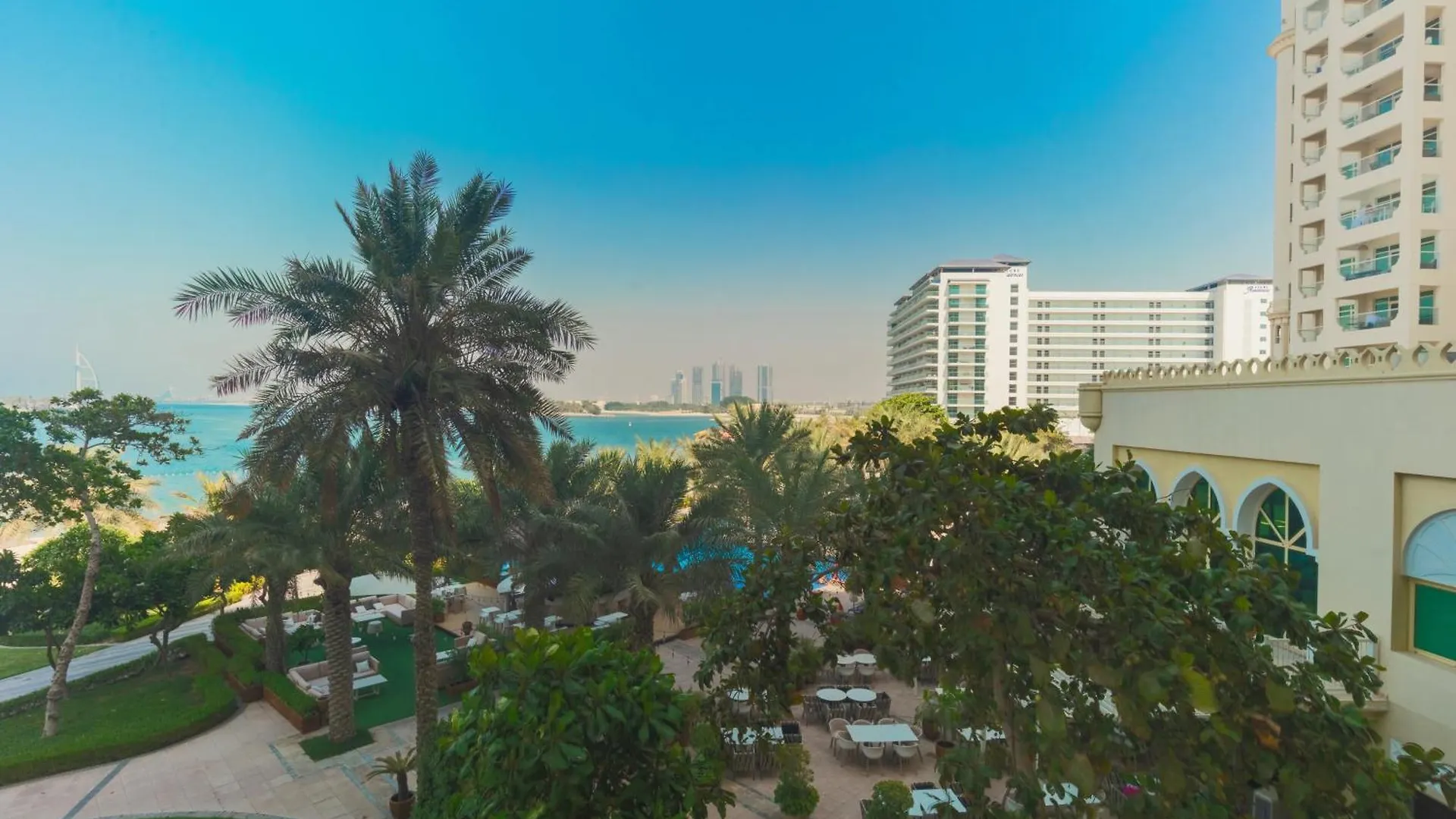 Bright 2 Bedroom Apartment, Beach & Pool Access Dubai 0*,