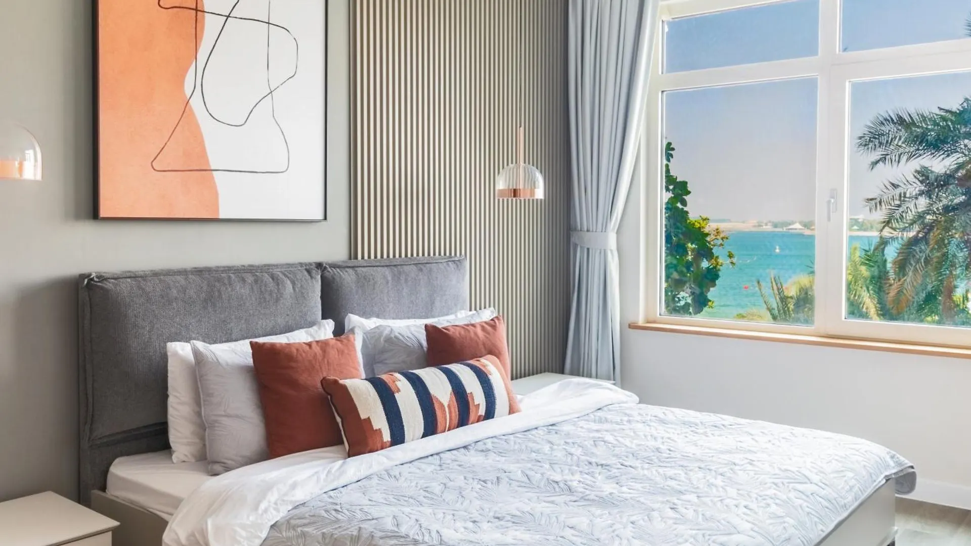 Bright 2 Bedroom Apartment, Beach & Pool Access Dubai 0*,