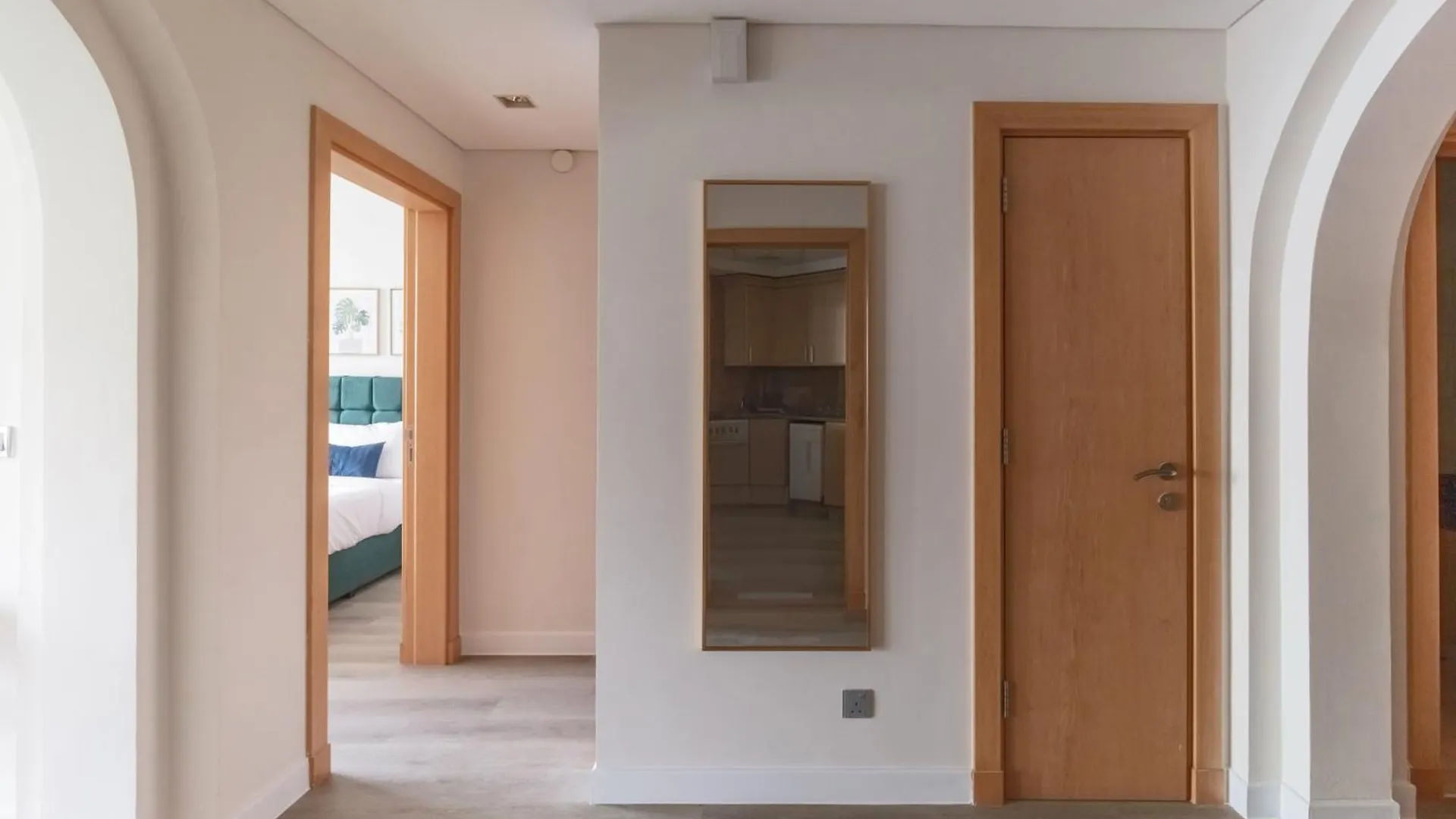 Bright 2 Bedroom Apartment, Beach & Pool Access Dubai 0*,