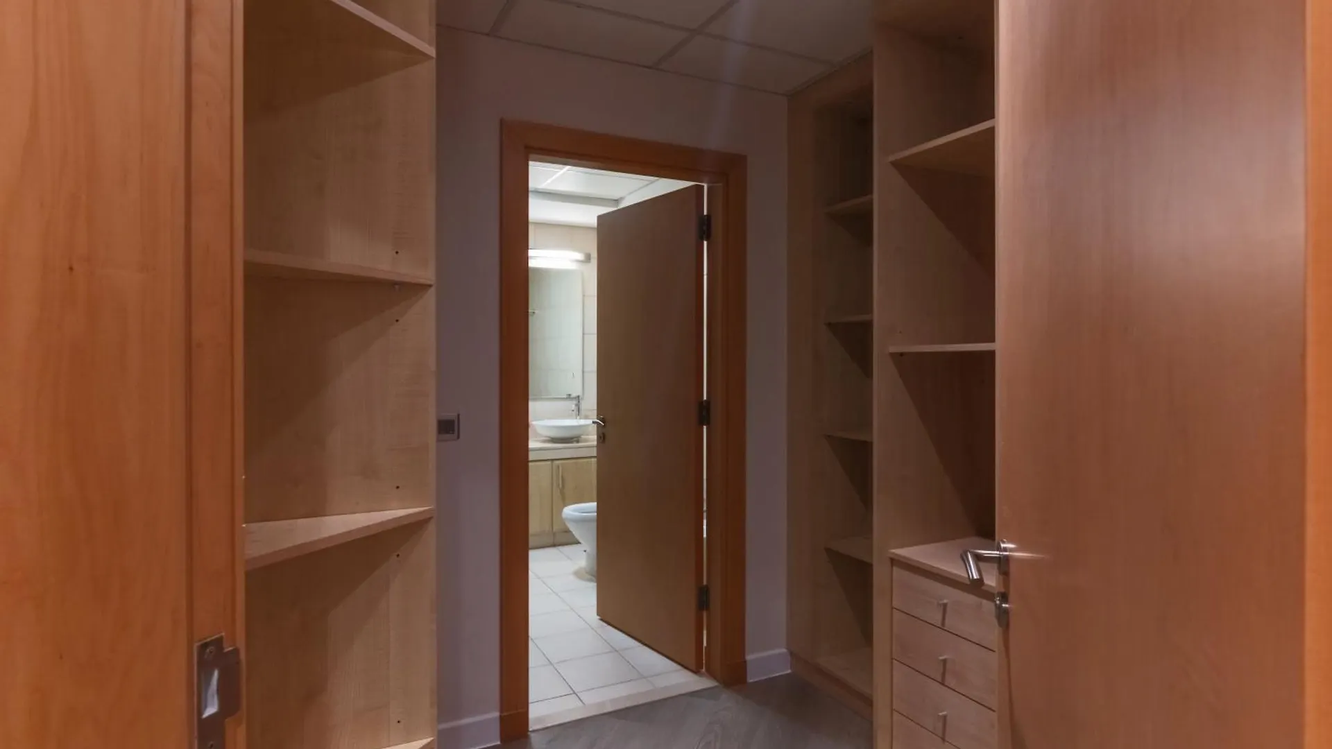 Bright 2 Bedroom Apartment, Beach & Pool Access Dubai 0*,  United Arab Emirates