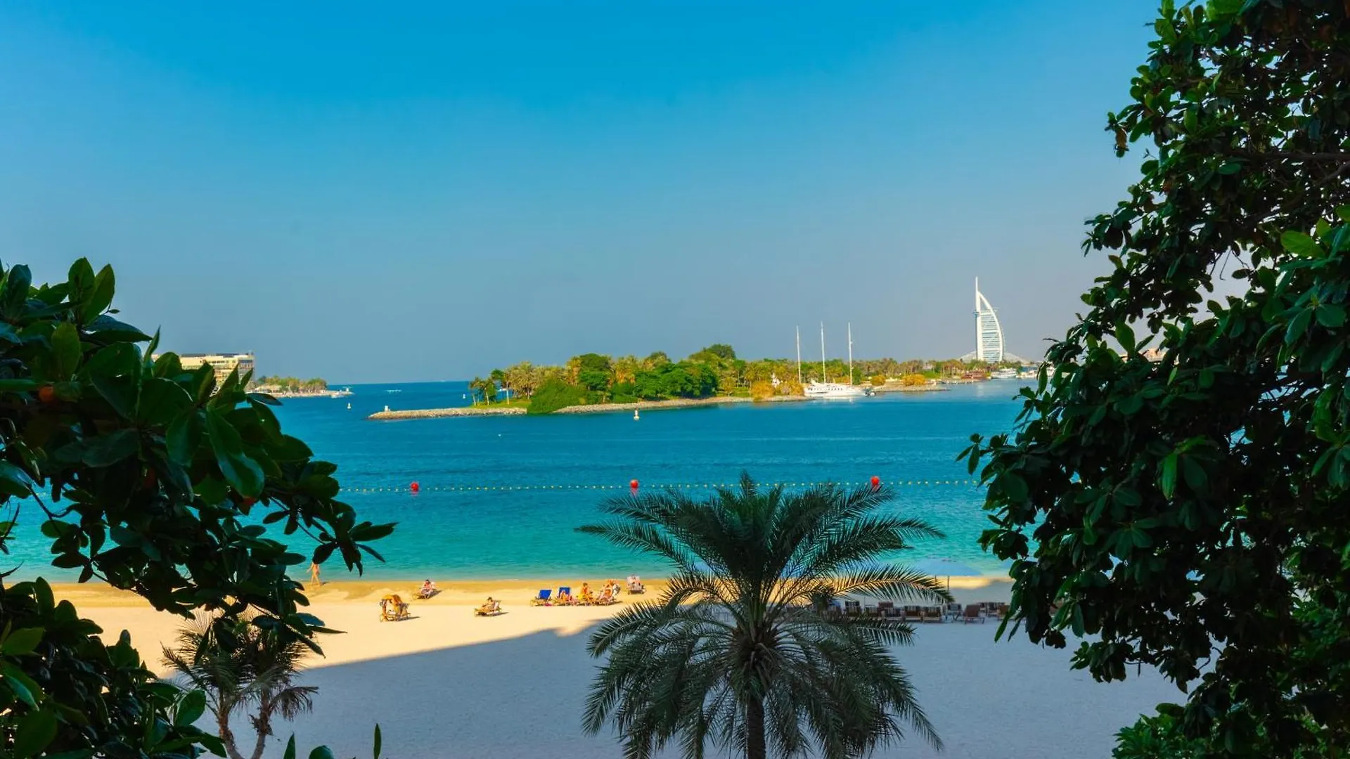 Apartment Bright 2 Bedroom Apartment, Beach & Pool Access Dubai