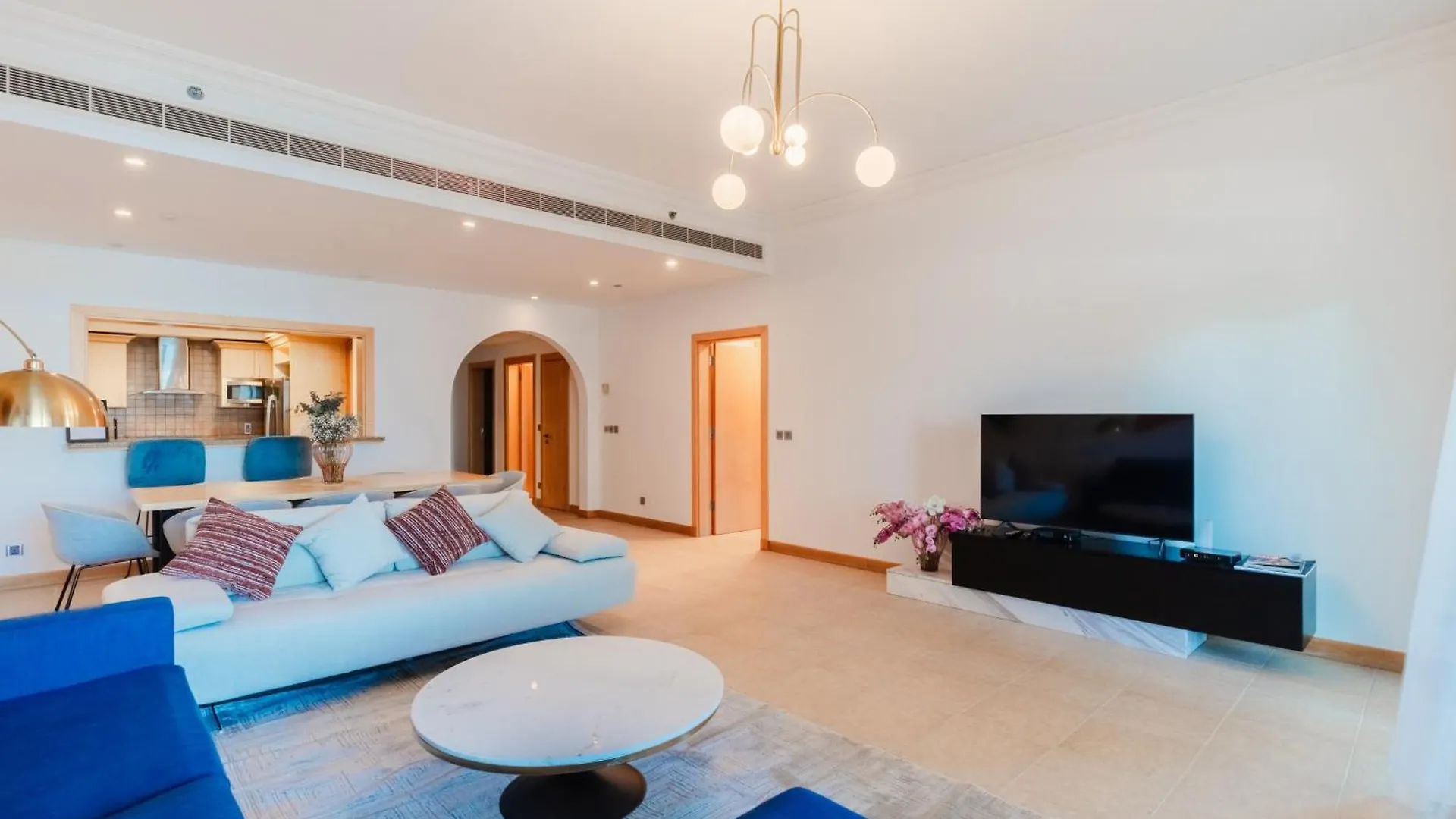 Apartment Bright 2 Bedroom Apartment, Beach & Pool Access Dubai