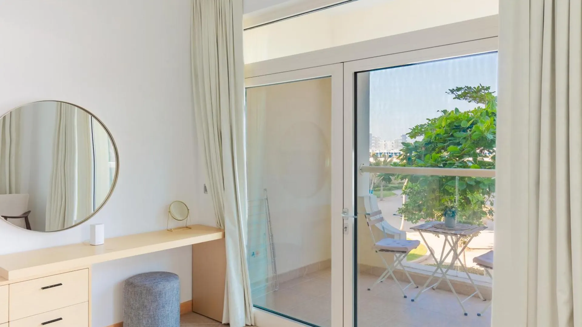 Apartment Bright 2 Bedroom Apartment, Beach & Pool Access Dubai United Arab Emirates