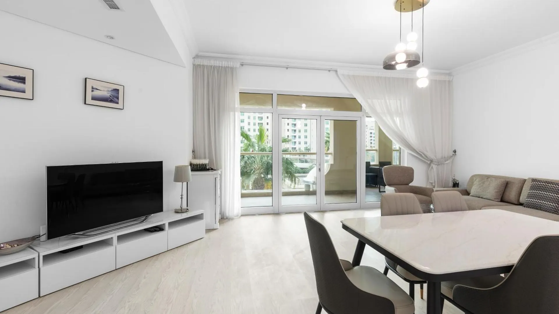 Bright 2 Bedroom Apartment, Beach & Pool Access Dubai 0*,  United Arab Emirates