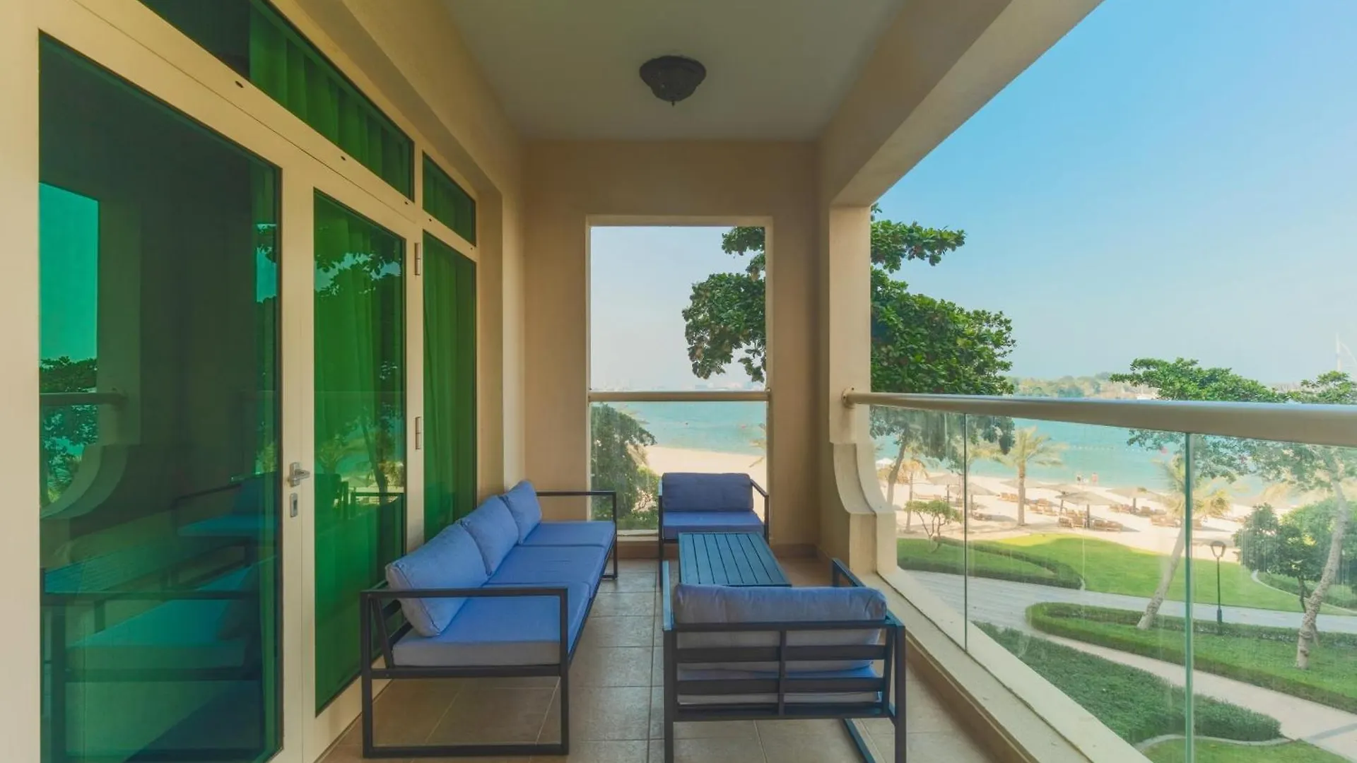 Bright 2 Bedroom Apartment, Beach & Pool Access 迪拜 公寓
