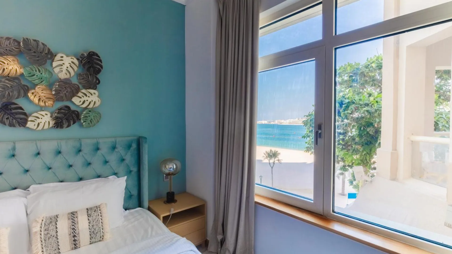 Bright 2 Bedroom Apartment, Beach & Pool Access 迪拜 公寓