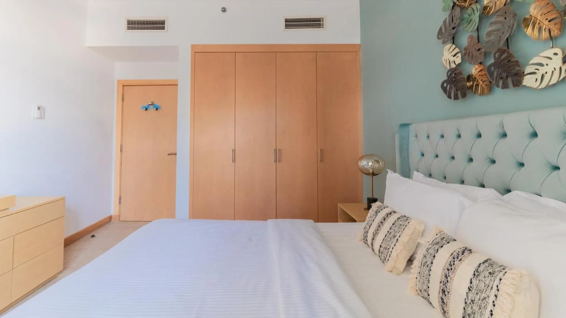 Bright 2 Bedroom Apartment, Beach & Pool Access 迪拜 阿拉伯联合酋长国